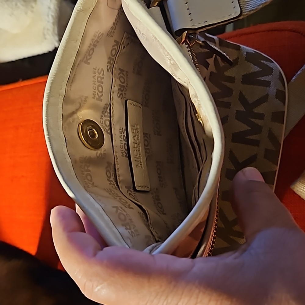 MK BAG - Picture 3 of 3